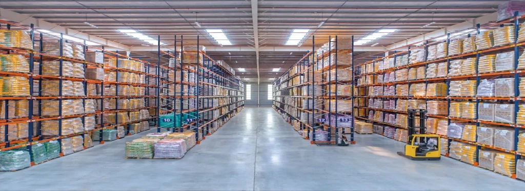 产品中心 重型横梁式货架使用现场